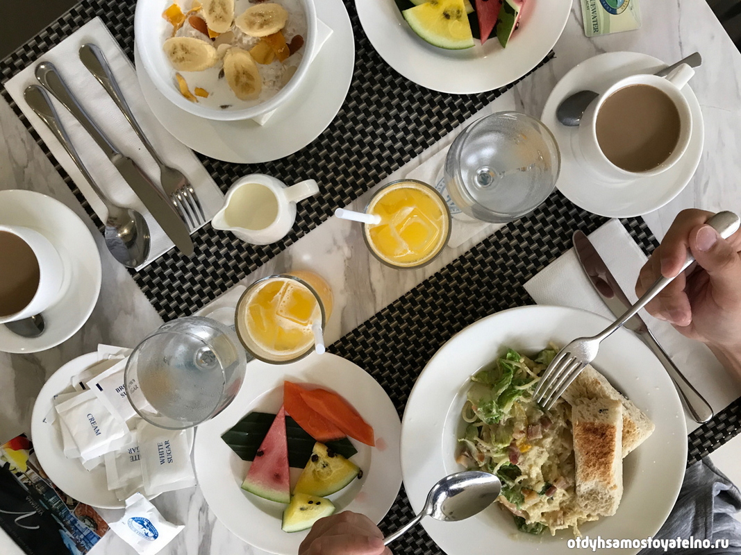 Завтрак в отеле Fairways, Boracay Филиппины